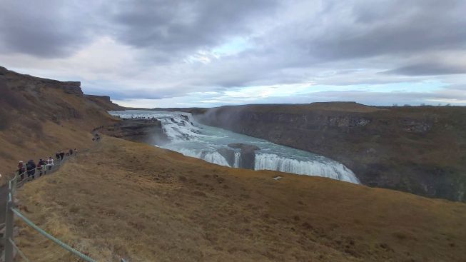 Gullfoss Waterfall viewpoint 2